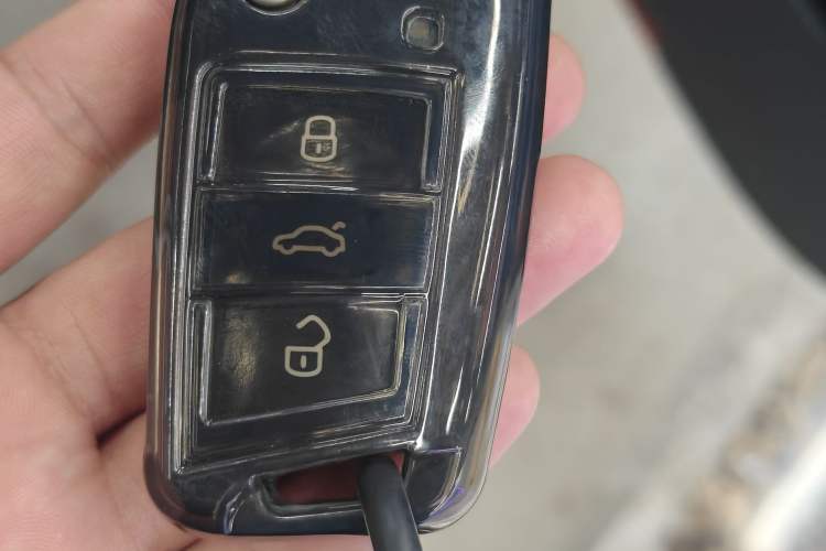 Used Volkswagen Golf 2015 1.4TSI Automatic Luxury Model Vehicle Key