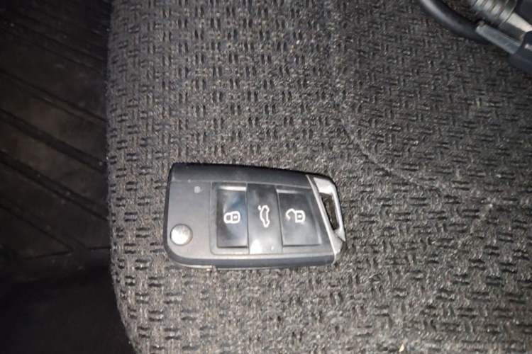 Used Volkswagen Golf 2015 1.4TSI Automatic Comfort Model Vehicle Key