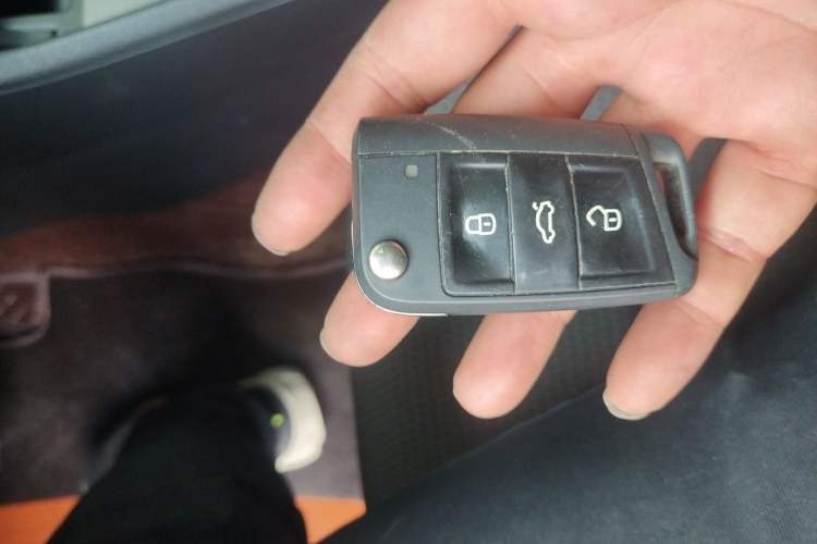 Used Volkswagen Golf 2015 1.4TSI Automatic Comfort Model Vehicle Key