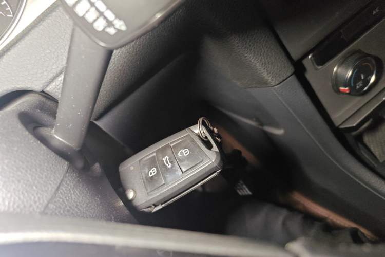 Used Volkswagen Golf 2015 1.4TSI Comfort Travel Edition Vehicle Key