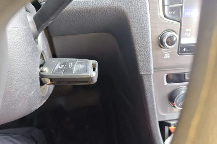Used Volkswagen Golf 2015 1.6L Automatic Fashion Model Vehicle Key