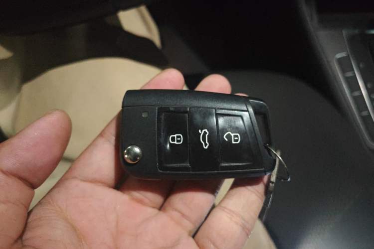 Used Volkswagen Golf 2015 1.6L Automatic Comfort Model Vehicle Key