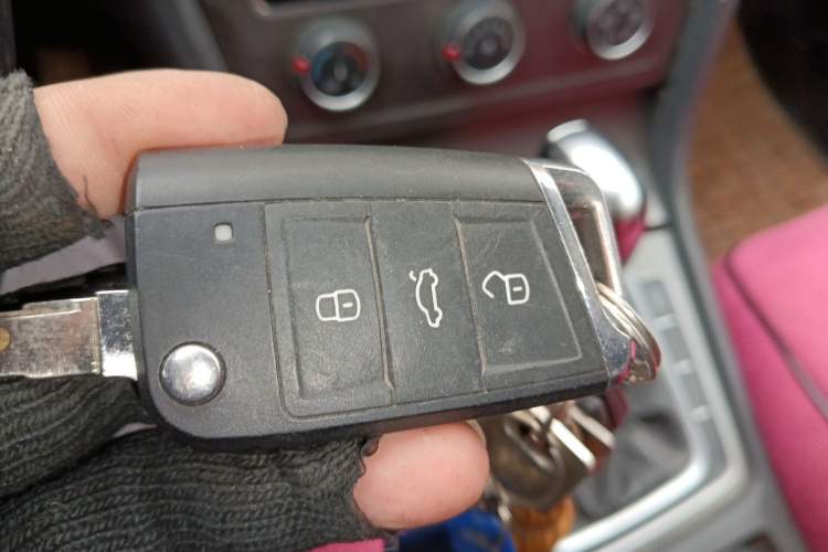Used Volkswagen Golf 2015 1.6L Automatic Comfort Model Vehicle Key
