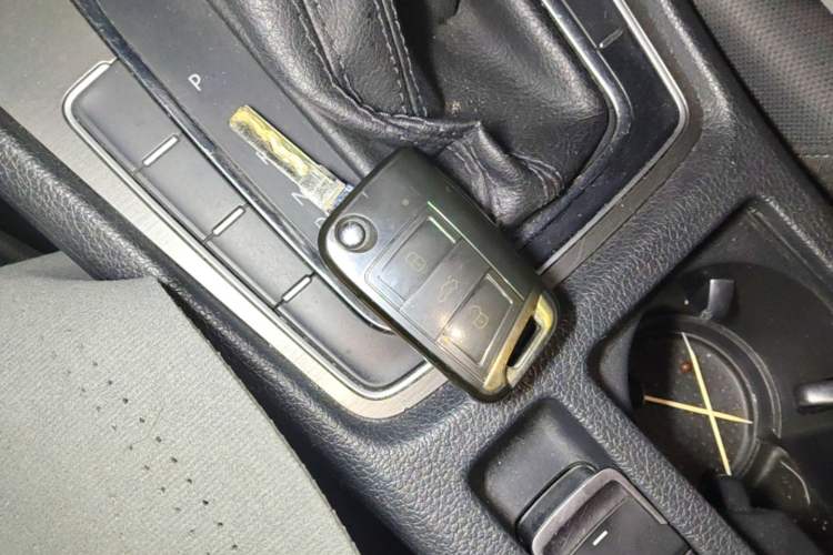 Used Volkswagen Golf 2015 1.6L Automatic Comfort Model Vehicle Key