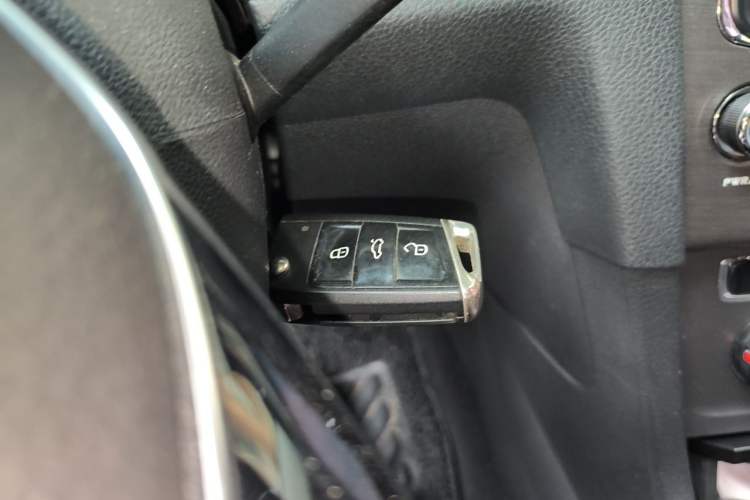 Used Volkswagen Golf 2015 1.6L Automatic Comfort Model Vehicle Key