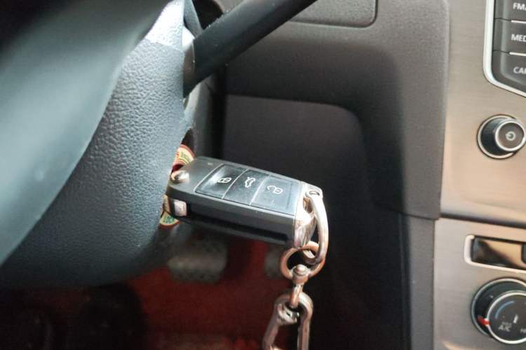 Used Volkswagen Golf 2015 1.4TSI Automatic Comfort Model Vehicle Key
