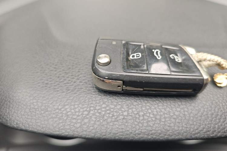 Used Volkswagen Golf 2015 1.4TSI Automatic Luxury Model Vehicle Key