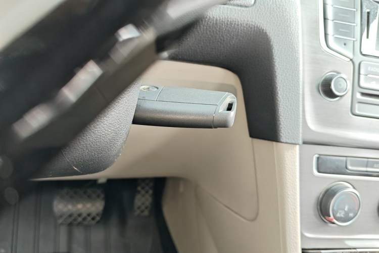 Used Volkswagen Golf 2015 1.4TSI Automatic Comfort Model Vehicle Key