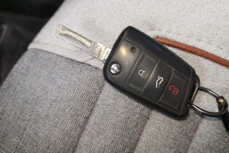 Used Volkswagen Golf 2015 1.6L Automatic Fashion Model Vehicle Key
