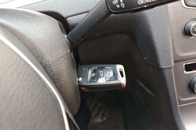 Used Volkswagen Golf 2015 1.4TSI Automatic Comfort Model Vehicle Key