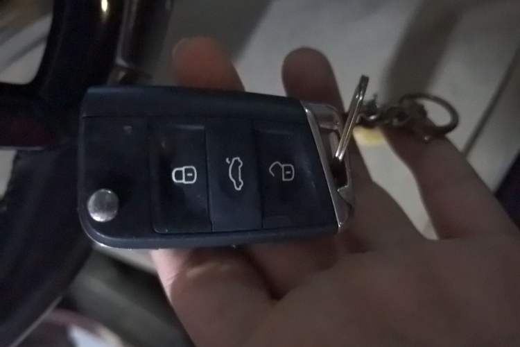 Used Volkswagen Golf 2015 1.4TSI Automatic Comfort Model Vehicle Key