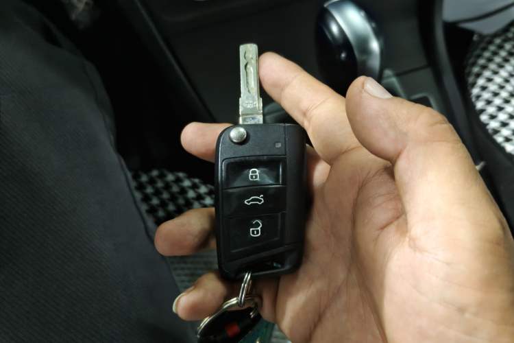 Used Volkswagen Golf 2015 1.6L Automatic Comfort Model Vehicle Key