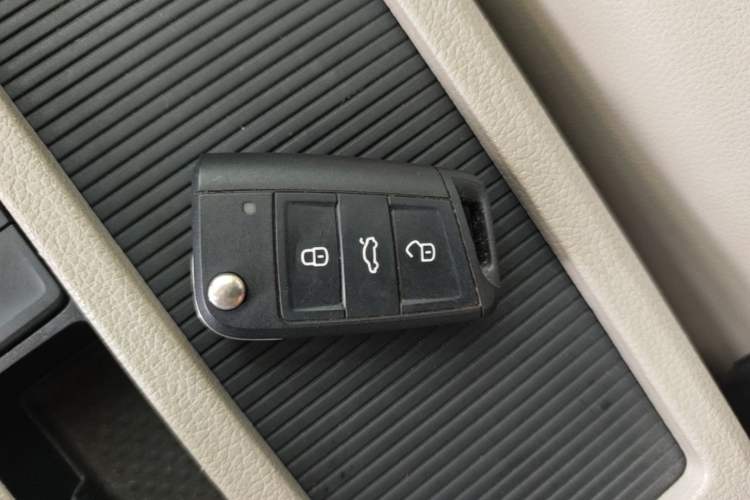 Used Volkswagen Golf 2015 1.4TSI Automatic Luxury Model Vehicle Key
