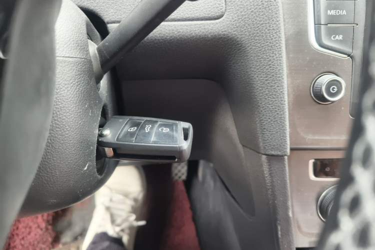 Used Volkswagen Golf 2015 1.4TSI Automatic Comfort Model Vehicle Key