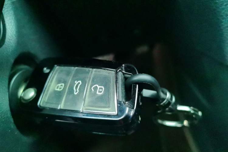 Used Volkswagen Golf 2015 1.4TSI Automatic Comfort Model Vehicle Key