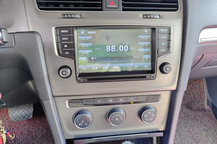 Used Volkswagen Golf 2015 1.4TSI Automatic Comfort Model Audio And AC Panel