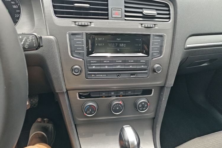 Used Volkswagen Golf 2015 1.4TSI Automatic Comfort Model Audio And AC Panel