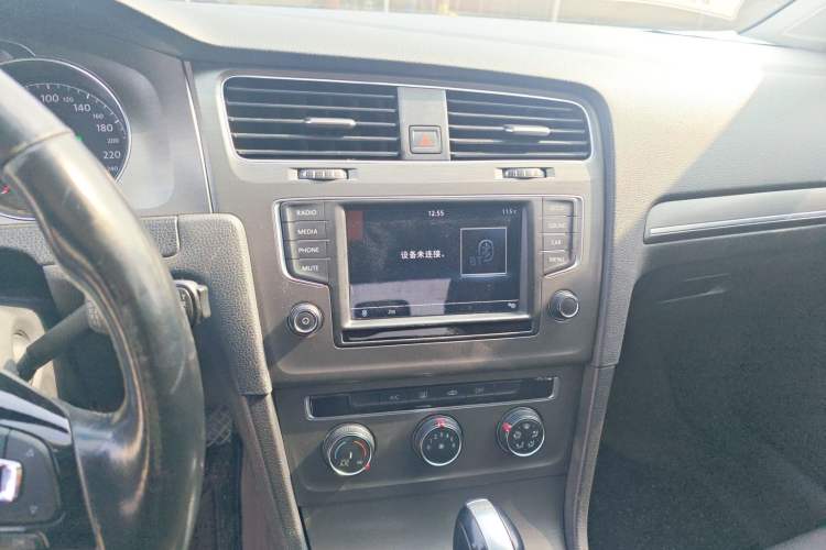 Used Volkswagen Golf 2015 1.4TSI Automatic Comfort Model Audio And AC Panel
