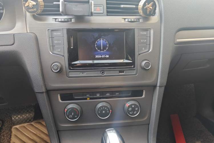 Used Volkswagen Golf 2015 1.4TSI Automatic Comfort Model Audio And AC Panel