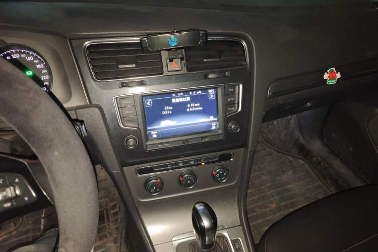 Used Volkswagen Golf 2015 1.6L Automatic Comfort Model Audio And AC Panel