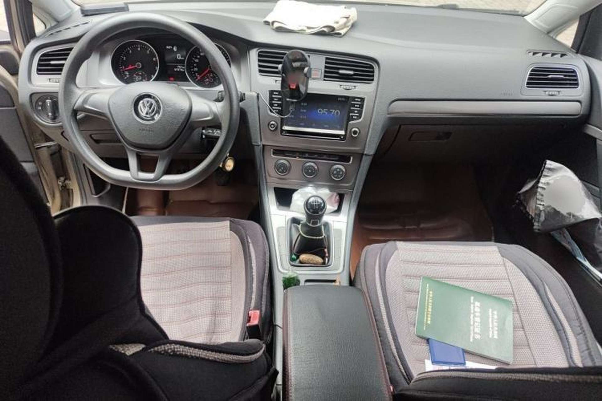 Used Volkswagen Golf 2015 1.6L Manual Fashion Edition Center Console