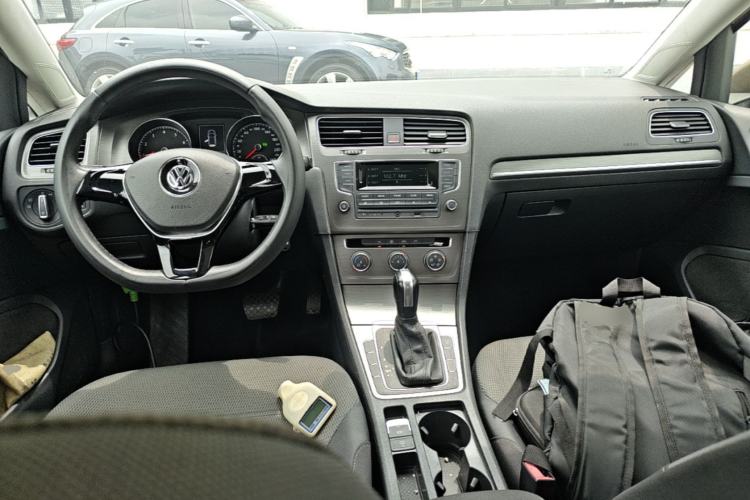 Used Volkswagen Golf 2015 1.4TSI Automatic Comfort Model Center Console
