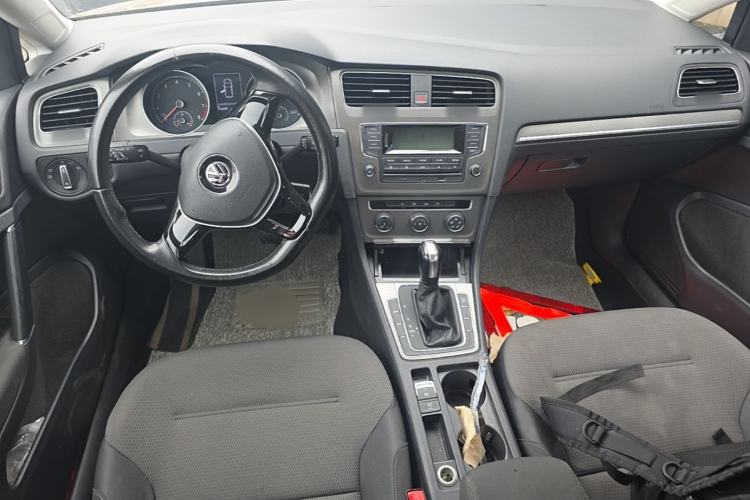 Used Volkswagen Golf 2015 1.4TSI Automatic Comfort Model Center Console