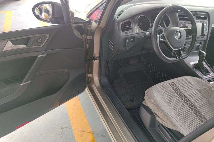 Used Volkswagen Golf 2015 1.6L Automatic Comfort Model Driver Seat
