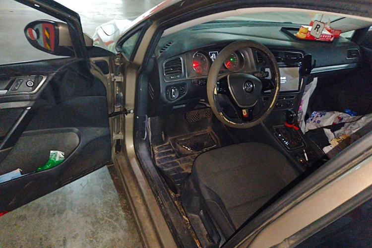 Used Volkswagen Golf 2015 1.4TSI Automatic Comfort Model Driver Seat