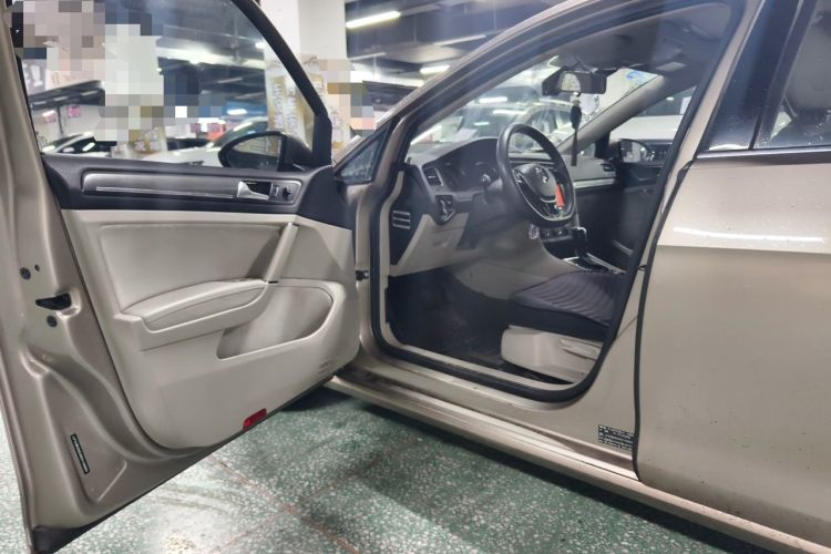 Used Volkswagen Golf 2015 1.4TSI Automatic Comfort Model Driver Seat