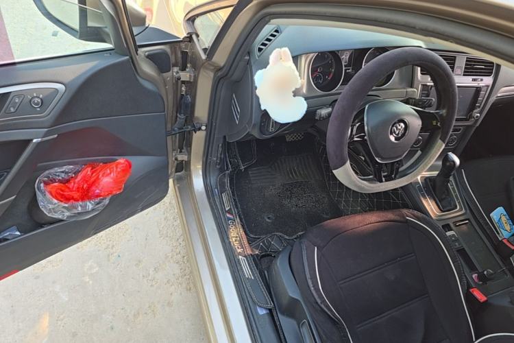 Used Volkswagen Golf 2015 1.6L Automatic Comfort Model Driver Seat