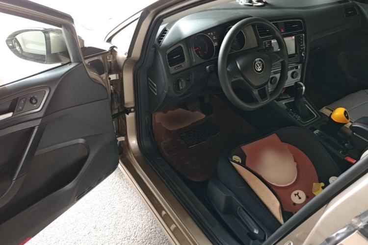 Used Volkswagen Golf 2015 1.6L Automatic Fashion Model Driver Seat