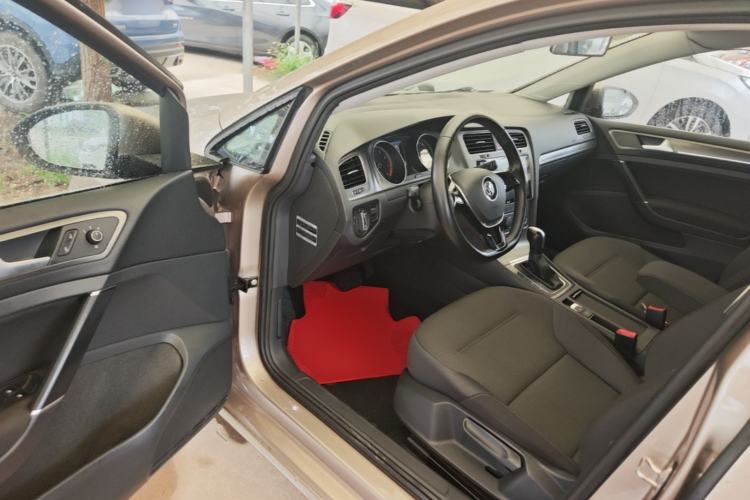 Used Volkswagen Golf 2015 1.6L Automatic Comfort Model Driver Seat