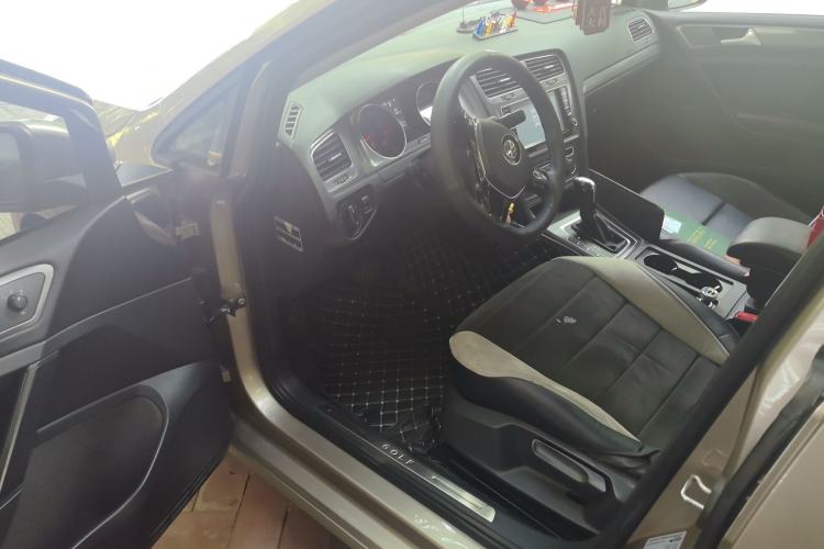 Used Volkswagen Golf 2015 1.6L Automatic Fashion Model Driver Seat