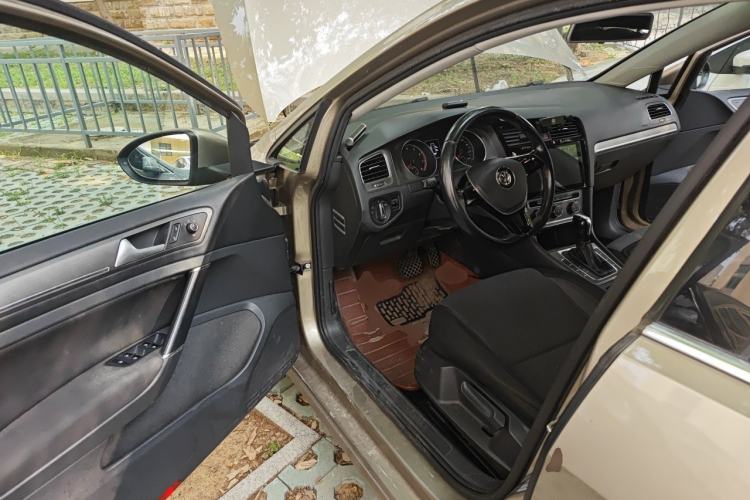 Used Volkswagen Golf 2015 1.6L Automatic Comfort Model Driver Seat
