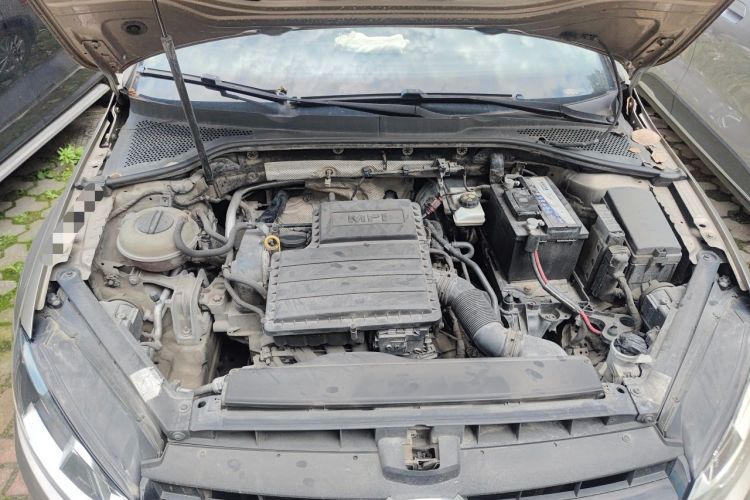Used Volkswagen Golf 2015 1.6L Manual Fashion Edition Engine Bay