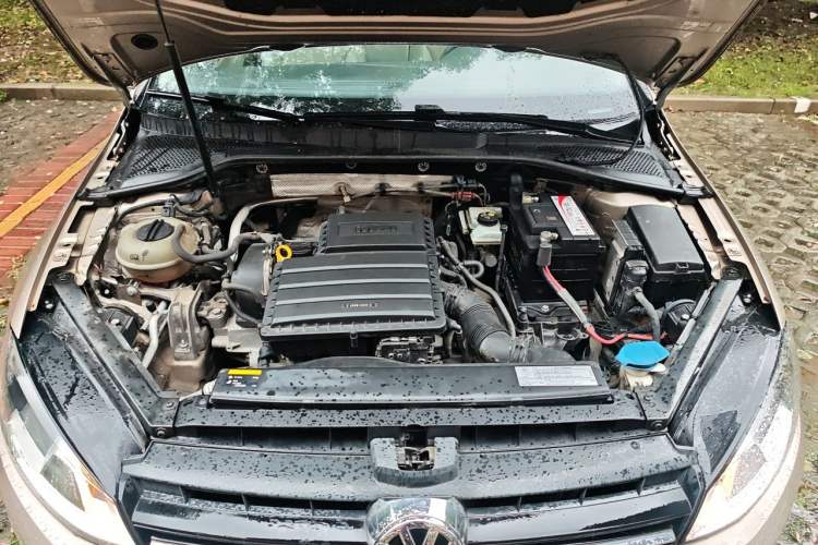 Used Volkswagen Golf 2015 1.6L Automatic Comfort Model Engine Bay