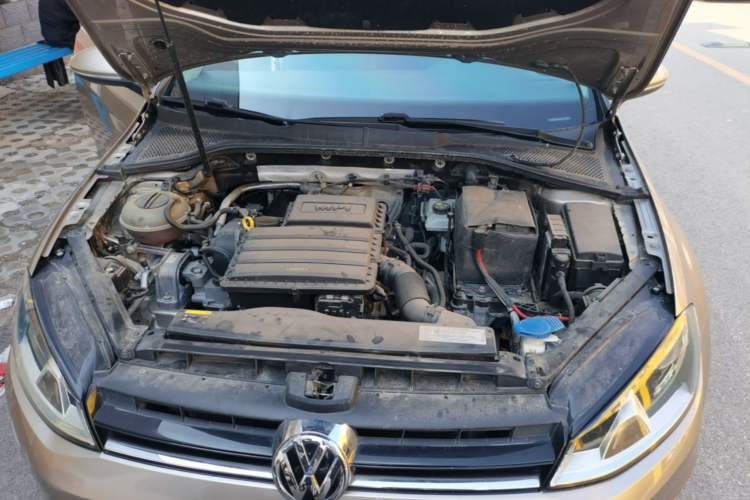 Used Volkswagen Golf 2015 1.6L Automatic Comfort Model Engine Bay
