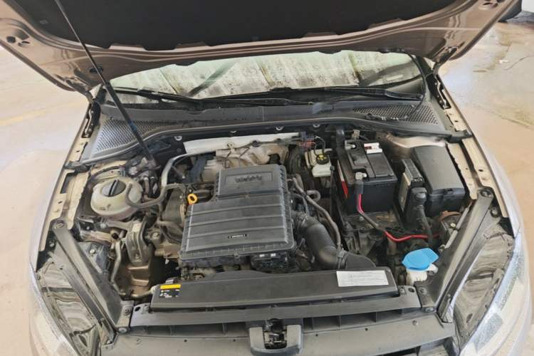 Used Volkswagen Golf 2015 1.6L Automatic Comfort Model Engine Bay