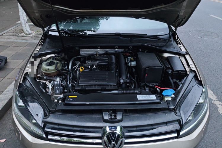Used Volkswagen Golf 2015 1.4TSI Automatic Flagship Model Engine Bay