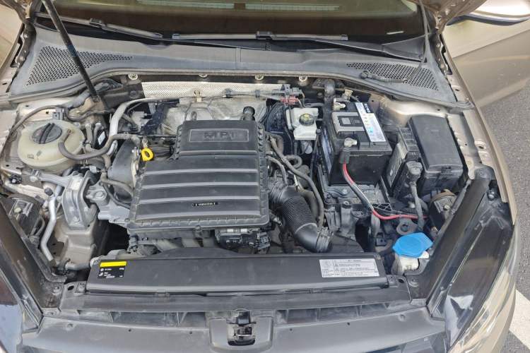 Used Volkswagen Golf 2015 1.6L Automatic Comfort Model Engine Bay