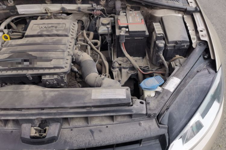 Used Volkswagen Golf 2015 1.6L Automatic Fashion Model Engine Bay Left