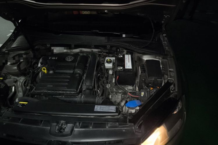Used Volkswagen Golf 2015 1.4TSI Automatic Comfort Model Engine Bay Left