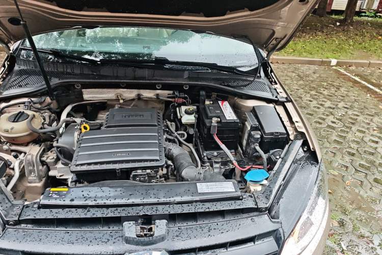 Used Volkswagen Golf 2015 1.6L Automatic Comfort Model Engine Bay Left