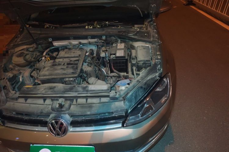 Used Volkswagen Golf 2015 1.6L Automatic Comfort Model Engine Bay Left