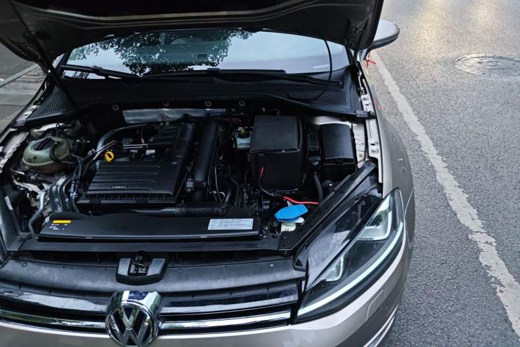 Used Volkswagen Golf 2015 1.4TSI Automatic Flagship Model Engine Bay Left