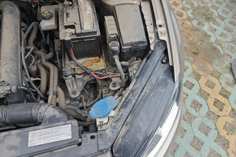 Used Volkswagen Golf 2015 1.4TSI Automatic Comfort Model Engine Bay Left