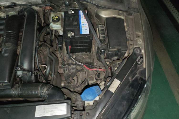 Used Volkswagen Golf 2015 1.4TSI Automatic Comfort Model Engine Bay Left