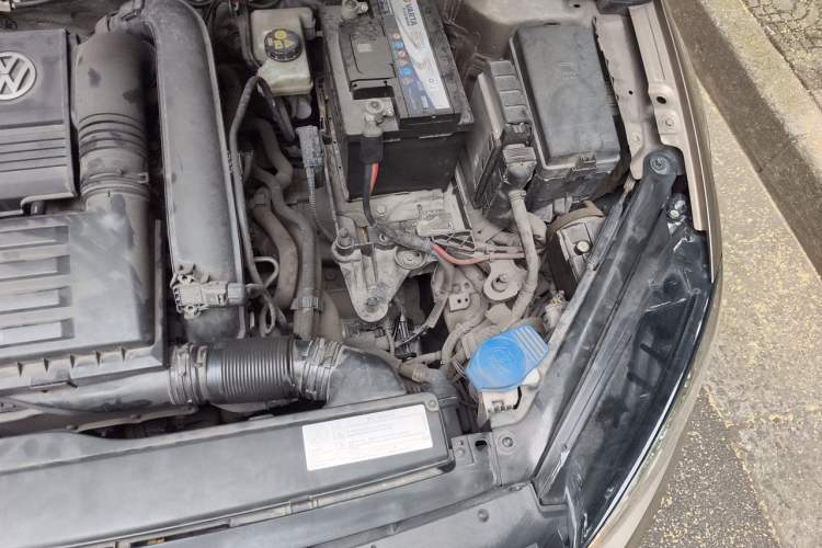 Used Volkswagen Golf 2015 1.4TSI Automatic Comfort Model Engine Bay Left