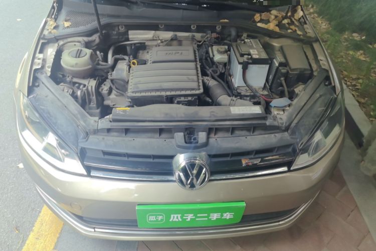 Used Volkswagen Golf 2015 1.6L Automatic Fashion Model Engine Bay